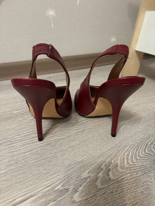 Продаются новые туфли