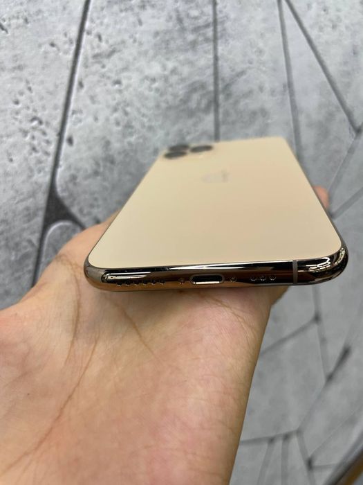 Iphone 11 pro sotiladi Gold