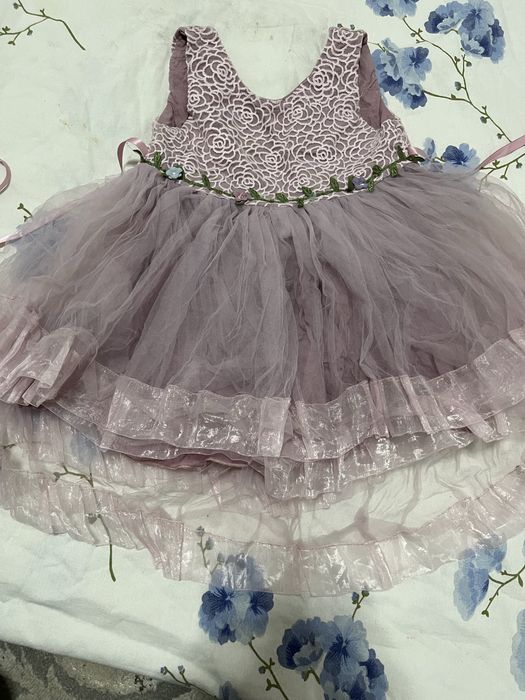 Детская платья 3-4 годик девочке