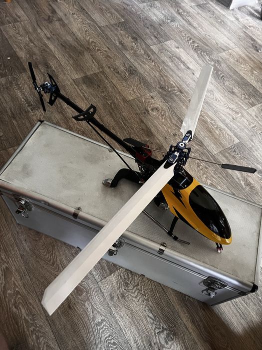 Радиоуправляемый вертолет