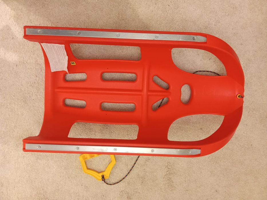 Детска класически тип Шейна в червено до 120кг.