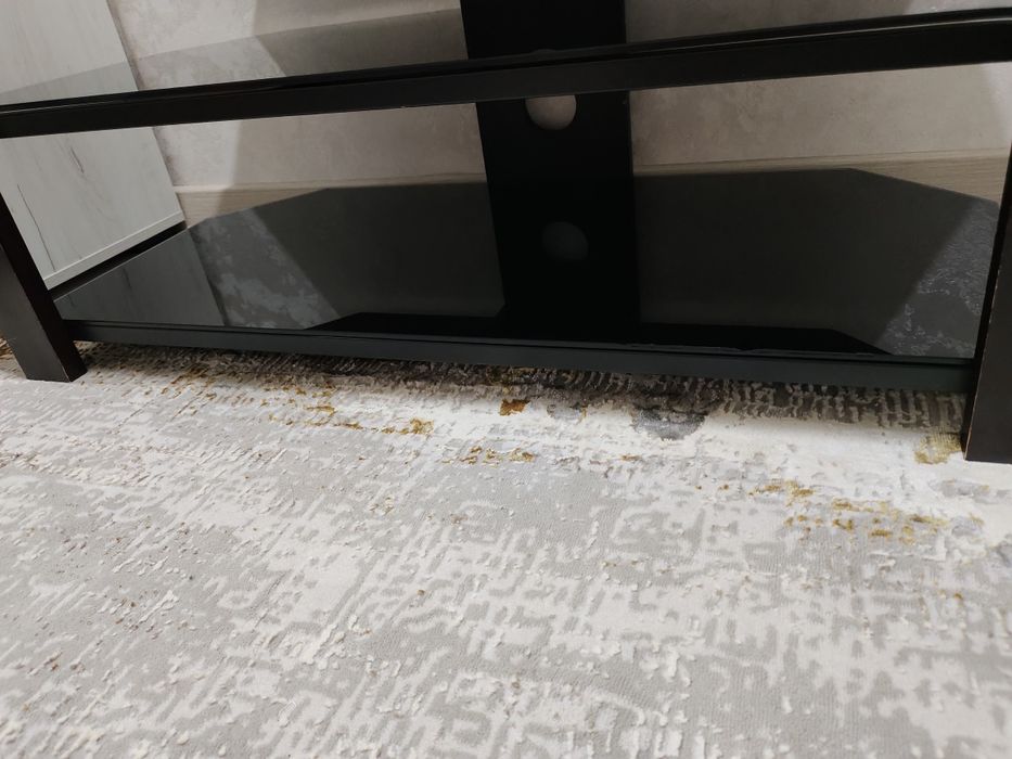 Стол для телевизора