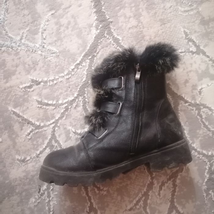 Обувь сотилади качества четкий