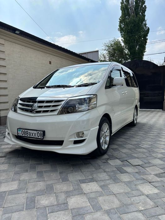 Toyota Alphard в идеальном состоянии.