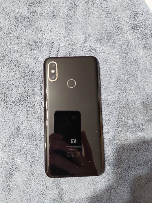 Смартфон Xiaomi Mi 8