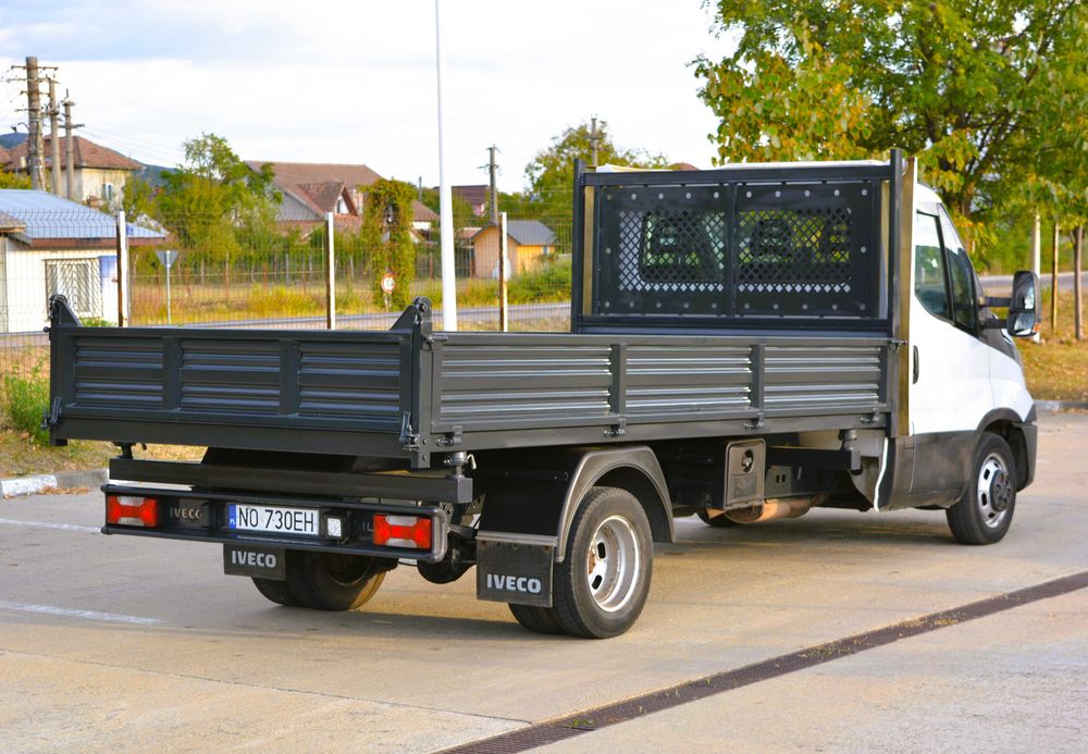 Iveco Daily din 2015 basculabil pe 3 parti