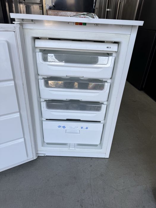 Фризер  за вграждане Whirlpool