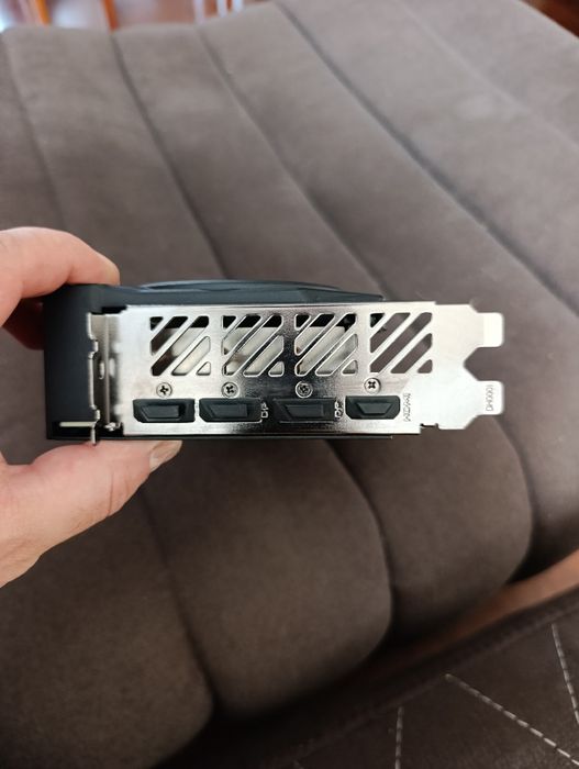 GIGABYTE GeForce RTX 4070 windforce oc 12g