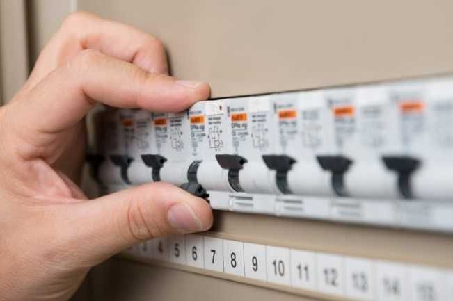 Електротехник, електро-услуги ел. инсталации аварии, ремонт