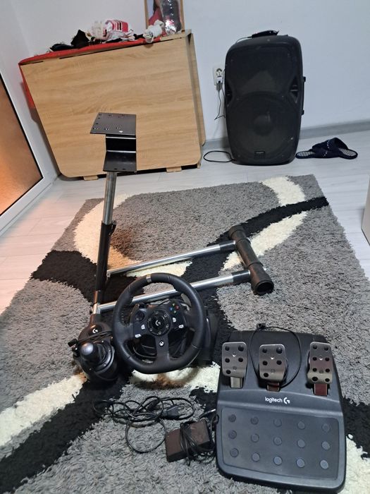 Vând Logitech G920 (volan + pedale) + stand pliabil din metal(no name)