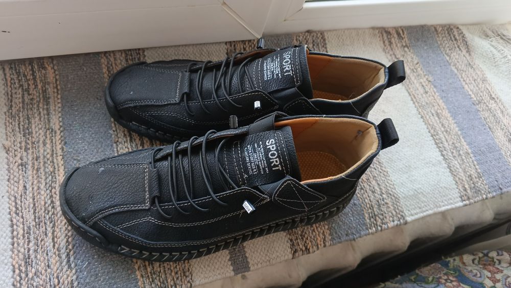 Продам мужские ботинки