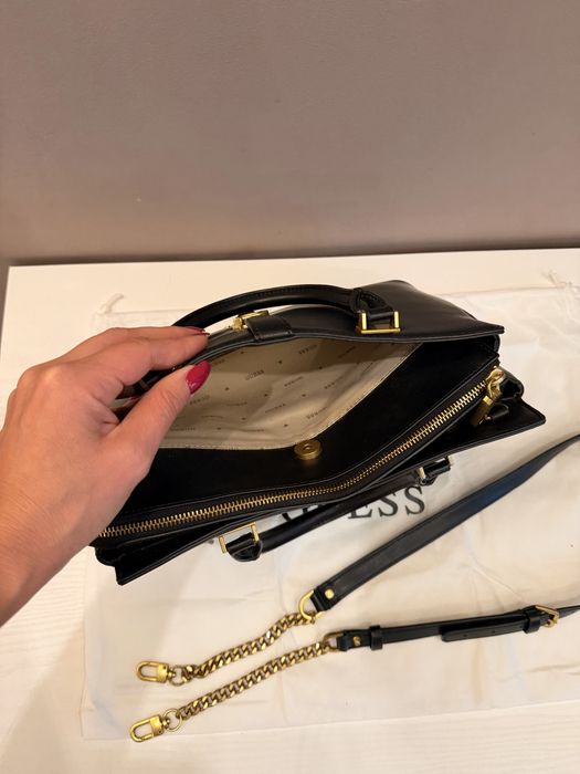 Дамска чанта  Guess  KUBA черна