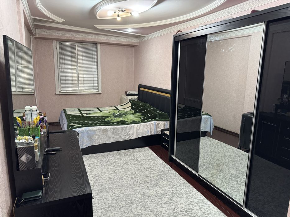 Shayxontohur tumanida Kvartira sotiladi, 3 xona srochna!!!