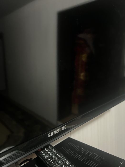 Продам телевизор Samsung 42см оригинал