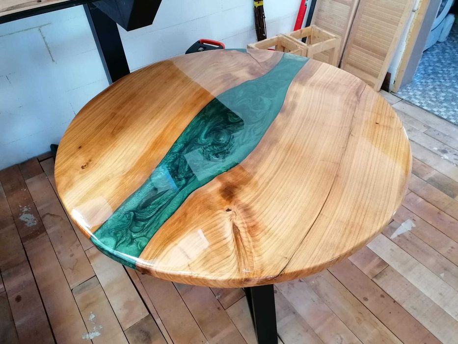 masa lemn masiv rasina epoxidica!!!