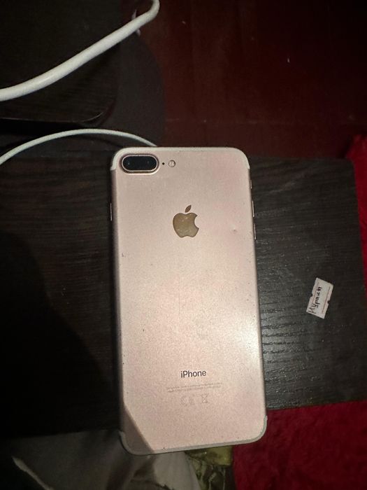 продам айфон 7+