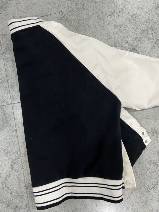 Продам детскую ветровку