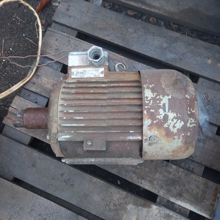 Электродвигатель 4 АМ 200 , АИР 112