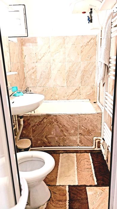 Închiriez apartament cu doua camere