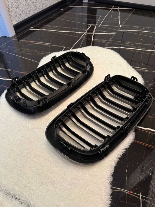 Бъбреци черен лак за BMW F16 в отлично състояние!