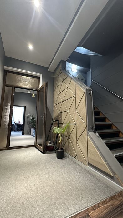 Офис Дом 7 кабинетов 400 кв.7 у.е кв.м Буюк Ипак Йули Ч."Салом"