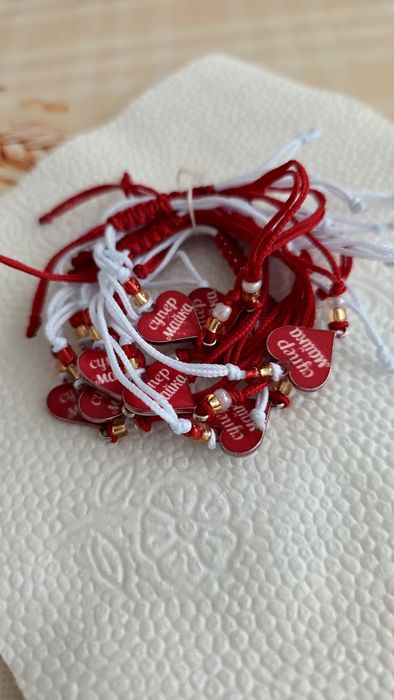 Ръчно плетени гривни