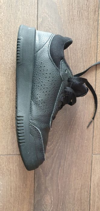 Маратонки adidas 35 номер