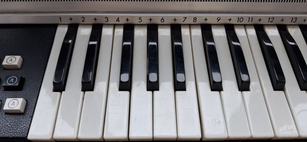 Orga vintige Lorenzo fabricație 1950- 1960