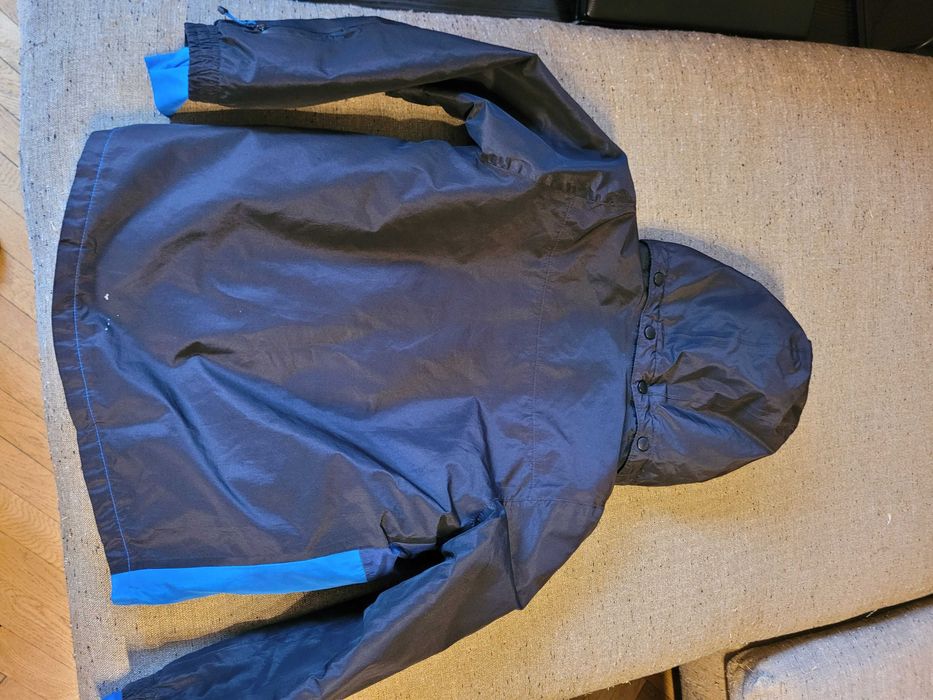 Продавам детски зимни дрехи