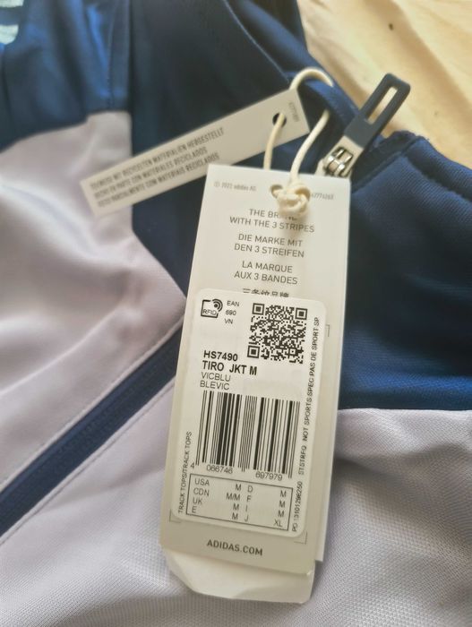 Оригинално горнище Адидас чисто ново