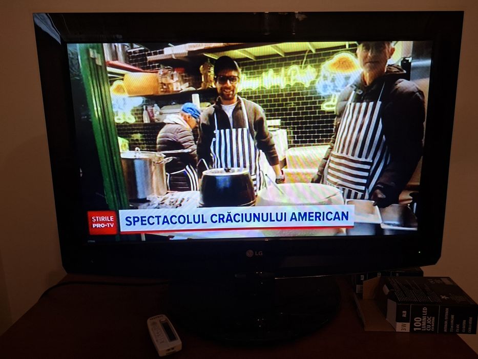 Dormitor complet – 2 paturi cu saltea, dulap, comodă TV, noptiere