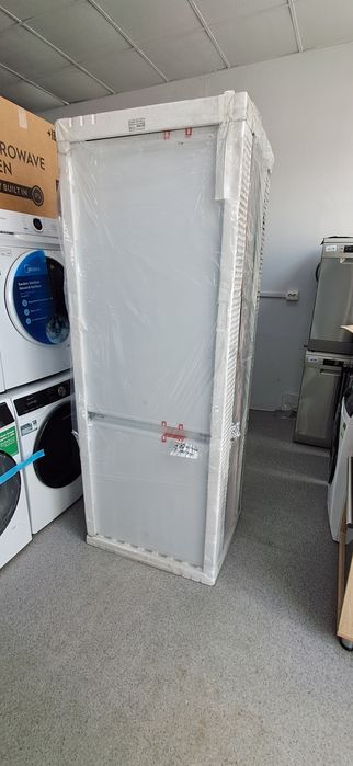 Frigider Electrolux KNR7T75T 376l incorporabil 70cm