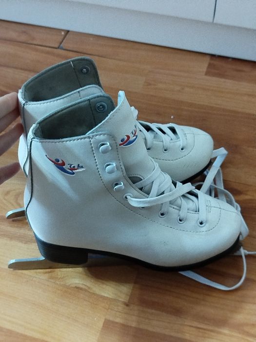 Продам коньки 33 размер б/у