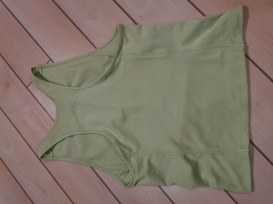 Спортни топове на Under Armour