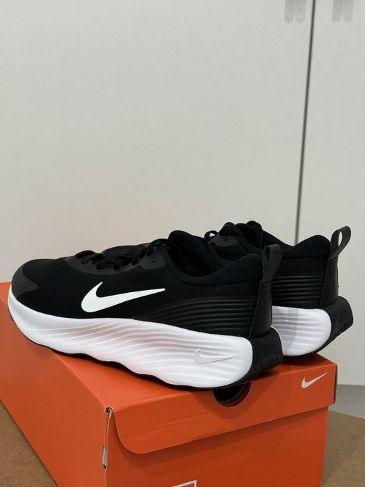 Nike Promina новые кроссовки