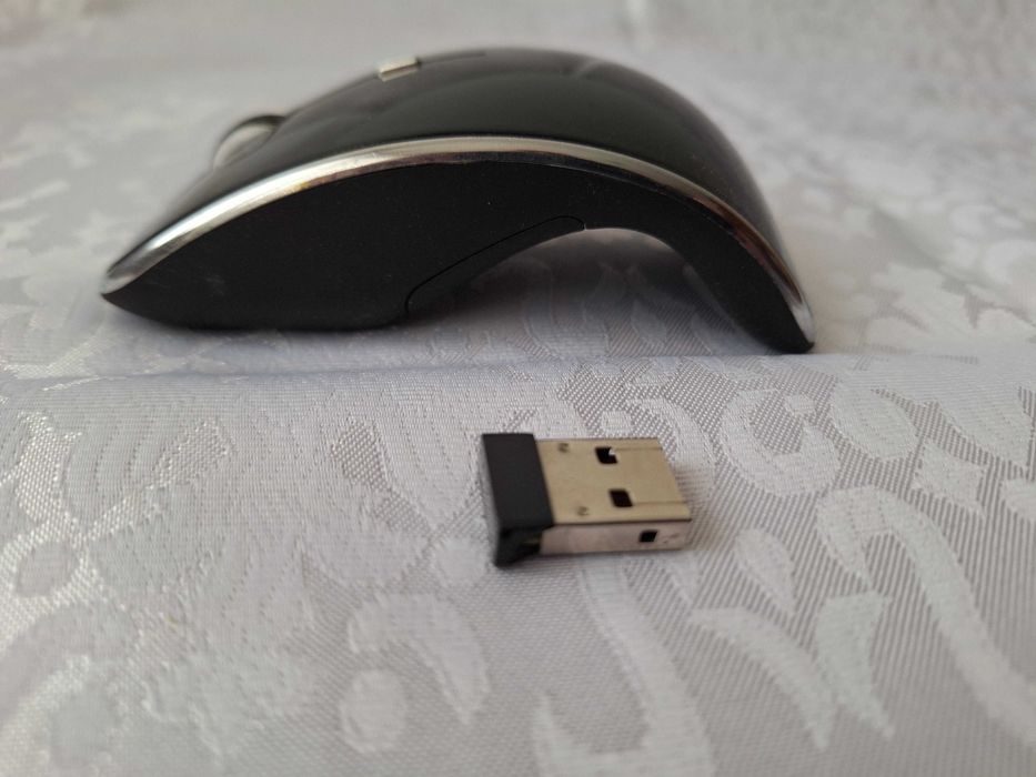 Mouse negru,  wireless,  model Prestigio PMSOW05BK cu nano-receptor USB