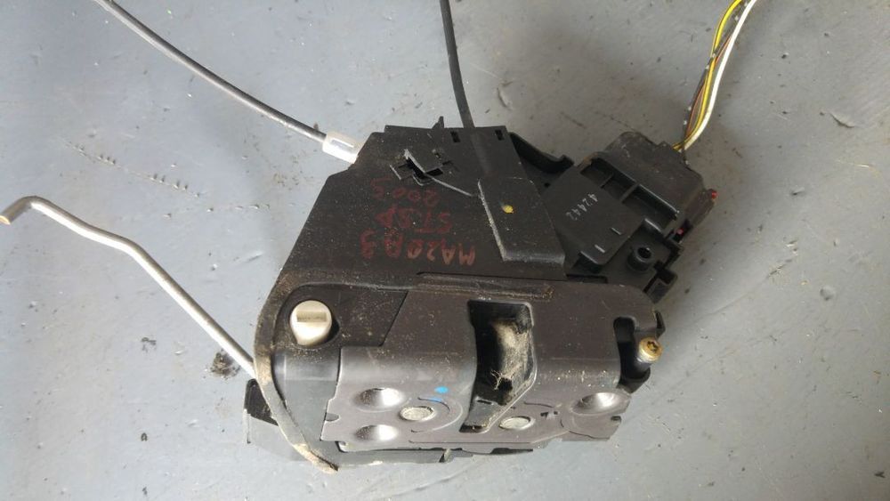 broasca iala usa stanga spate mazda 3 3n6a-a26413-b