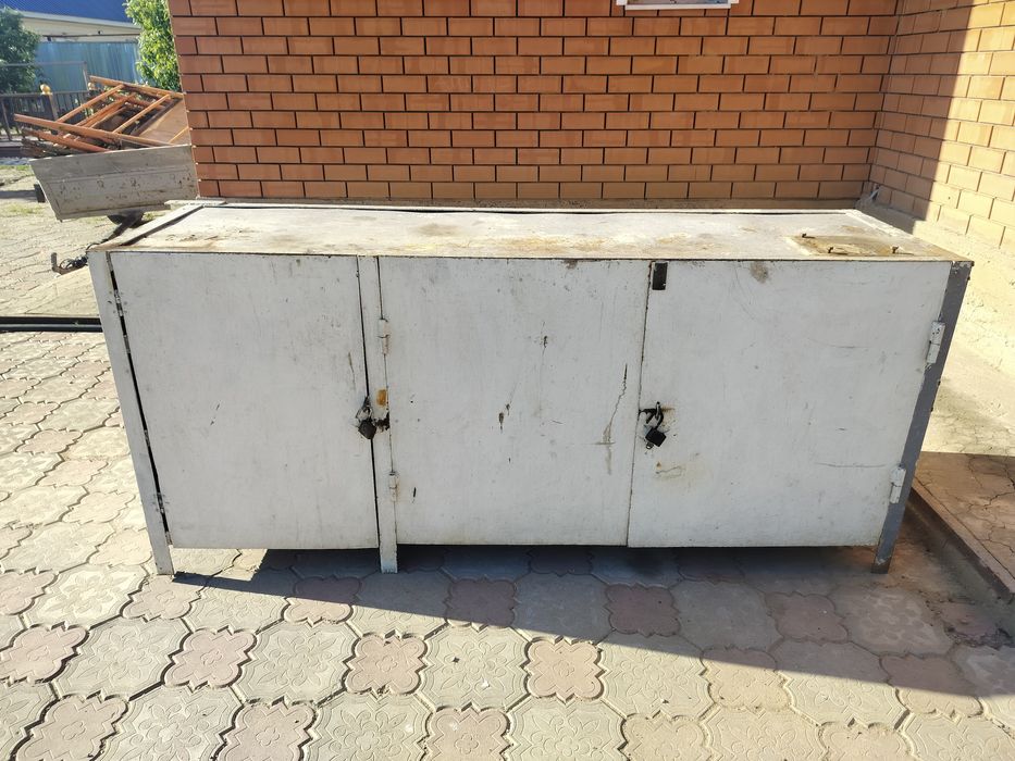 Продам инструментальный ящик