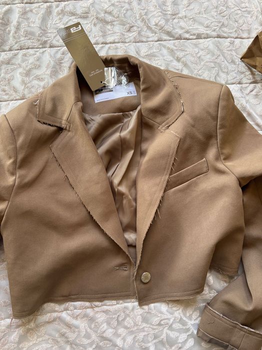 Дамско сако-чисто ново