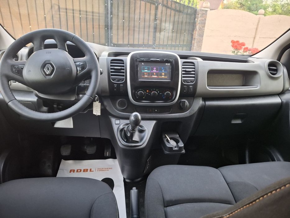 Renault trafic/ Opel vivaro dublu cabine 6 locuri  model lung XXL