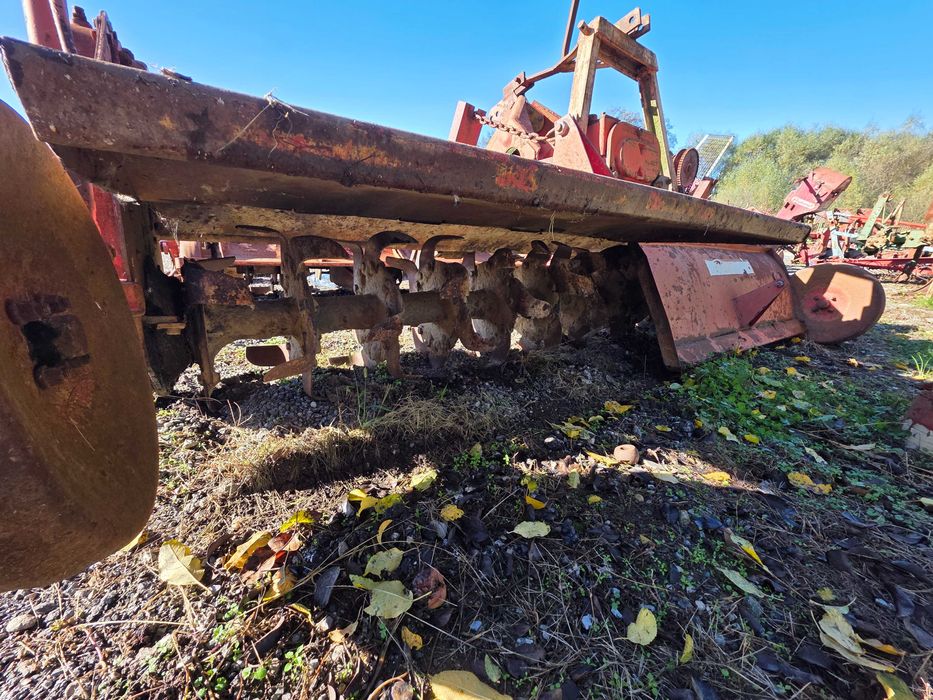 Freza in tiranti la tractor HOWARD 3.3M freza pamant cu cardan