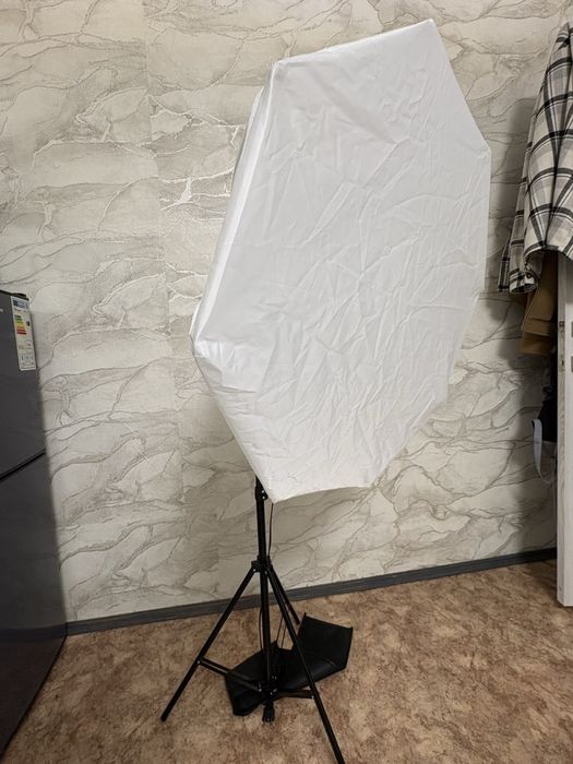 Штатив , лампа, пульт.