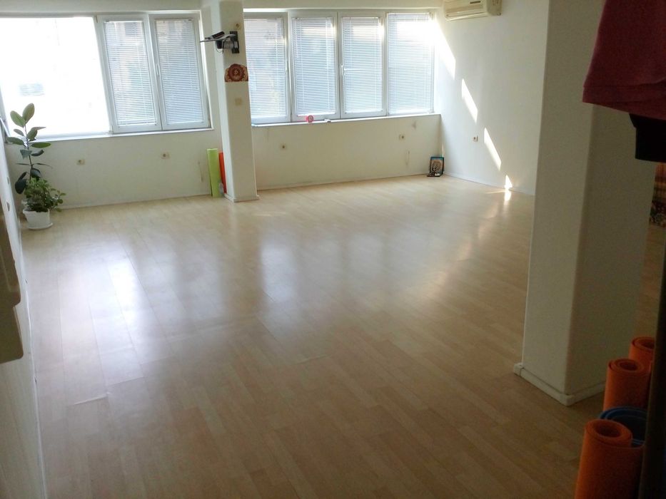 Дава се под наем Офис в Велико Търново, Акация - 50 кв.м за 51500 € - Снимка #3