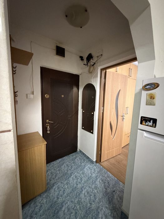 Inchiriez garsoniera!