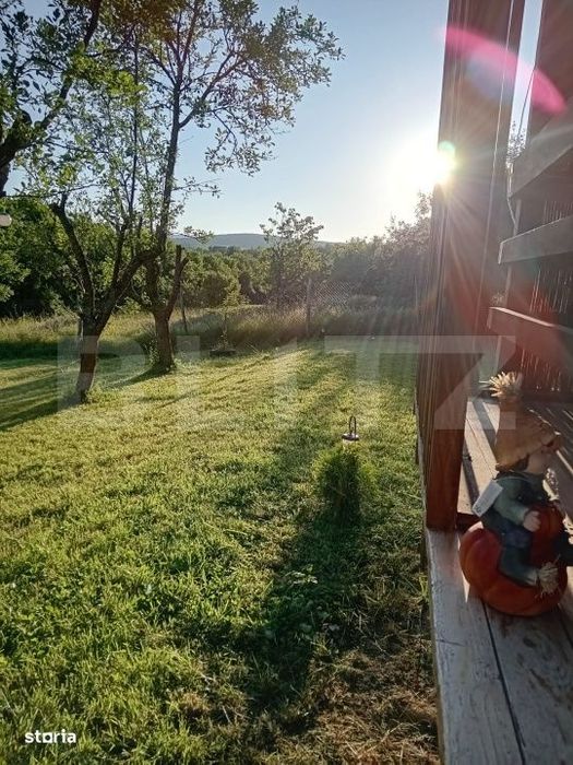 Teren + cabana pe piloi, 661 mp, zona Almasu Sec