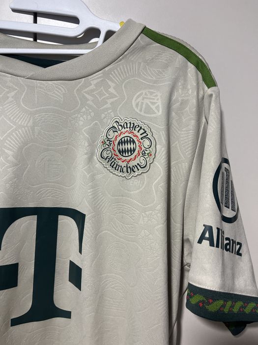 Tricou cu Luis Diaz
