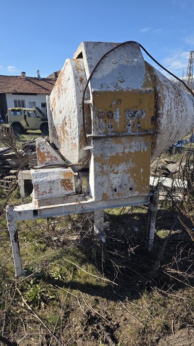 Бетонобъркачка с обем 0,5м3