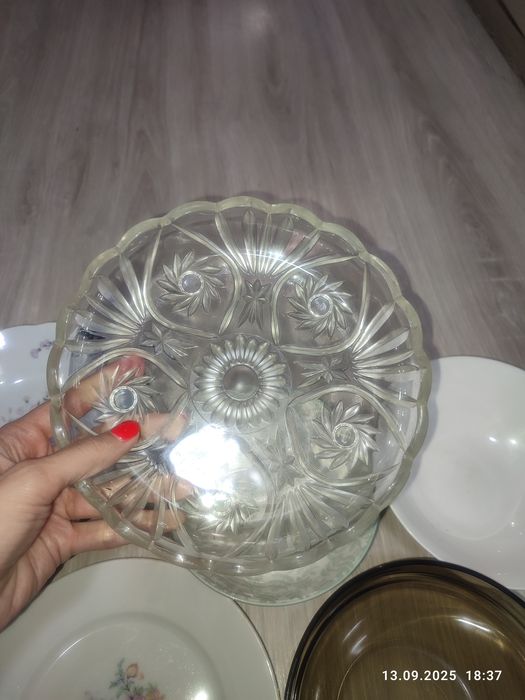 Разная посуда и салатницы