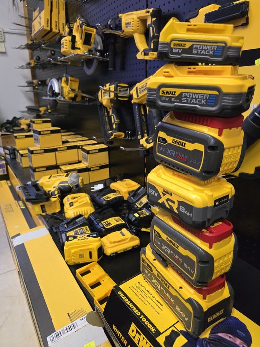 Новия Aкумулаторен  винтоверт DeWALT DCD1007N-XJ, 18V, 169 Nm
