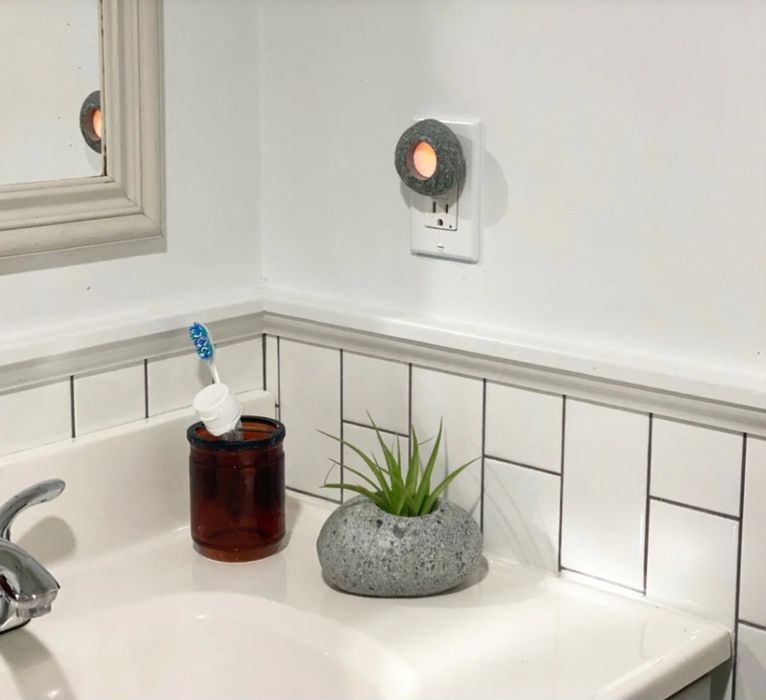 Свещници и украса от естествен камък